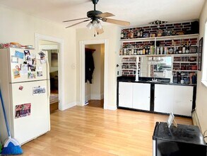 35 Rogers Ave, Unit 2 in Somerville, MA - Building Photo - Building Photo