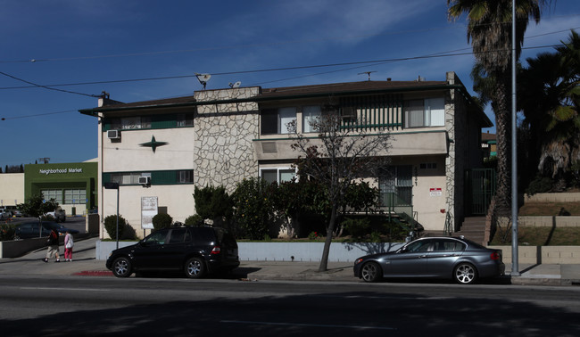 Dal Sol Apartments in Los Angeles, CA - Building Photo - Building Photo