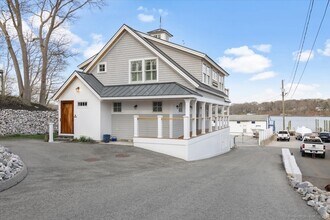 18 Riverside Ave in Old Saybrook, CT - Building Photo - Building Photo