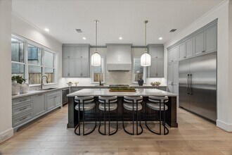 637 E 6 1/2 St in Houston, TX - Building Photo - Building Photo