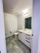 1050 Brickell Ave, Unit 1912 in Miami, FL - Building Photo - Building Photo