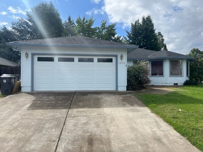 property at 1595 Saratoga Dr