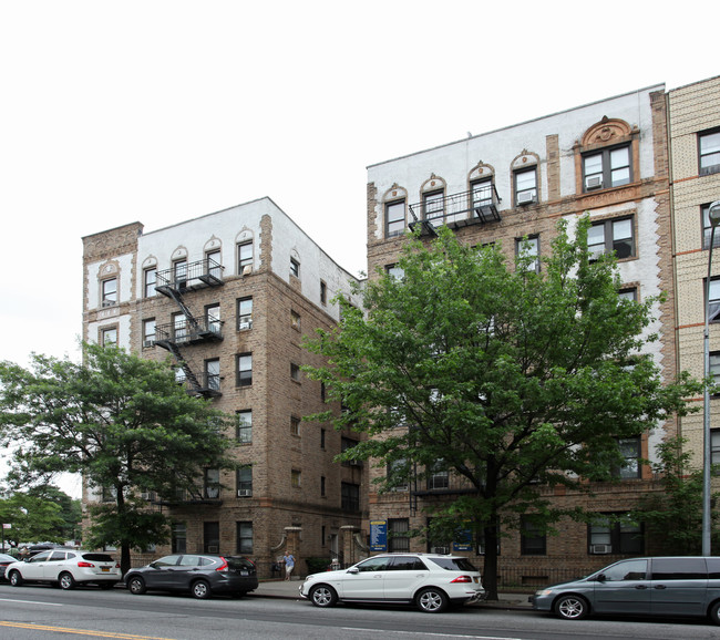 8201 Bay Pky in Brooklyn, NY - Building Photo - Building Photo