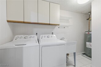 1925 Clifford St in Ft. Myers, FL - Building Photo - Building Photo