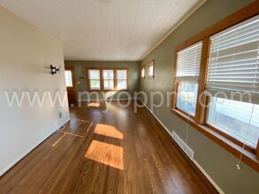 2332 S 35th Ave in Omaha, NE - Building Photo - Building Photo