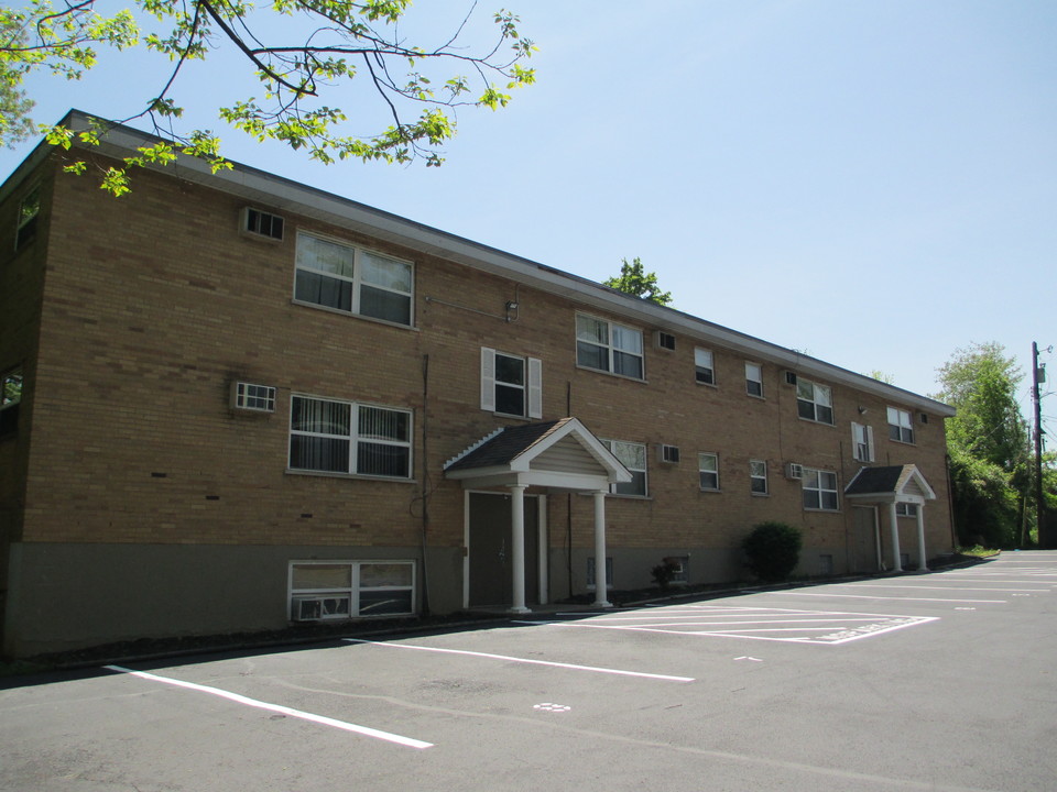 Sequoia Court in Cincinnati, OH - Building Photo