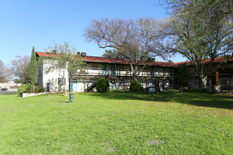 Mission South Apartments in Austin, TX - Building Photo - Building Photo