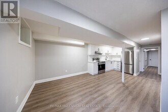 6 Ormerod St in Toronto, ON - Building Photo - Building Photo