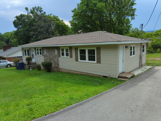 3415 Hartford Dr in Red Bank, TN - Building Photo - Building Photo