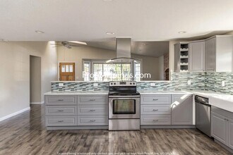 29459 SW Yosemite St in Wilsonville, OR - Building Photo - Building Photo