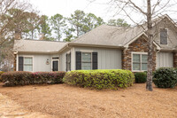 120 Edgewood Ct in Eatonton, GA - Foto de edificio - Building Photo