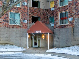 16955 Toronto Ave SE, Unit 16955 Toronto Av SE 308 in Prior Lake, MN - Building Photo