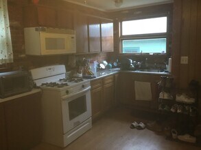 2002 Caroline St in Utica, NY - Foto de edificio - Building Photo