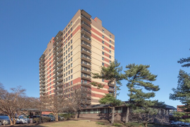 Port Royal in Alexandria, VA - Foto de edificio - Building Photo
