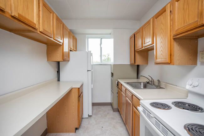 Carol Shamrock Apartments