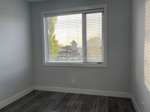 250 Nickel Rd in Kelowna, BC - Building Photo - Building Photo