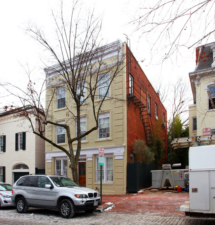 3306 P St NW in Washington, DC - Building Photo