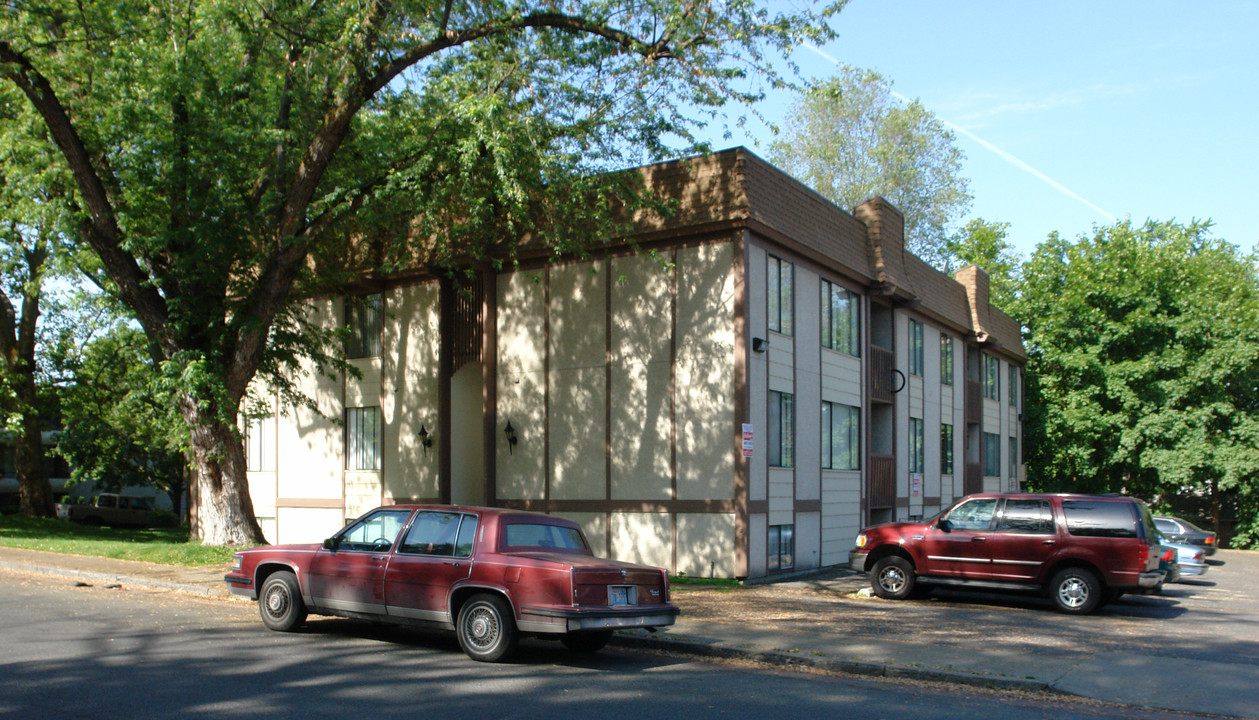 1302 W 7th Ave in Spokane, WA - Foto de edificio