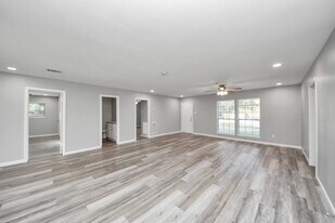 7922 Sheree St in Houston, TX - Building Photo