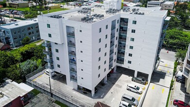 627-Vista Del Rio in Miami, FL - Building Photo - Building Photo