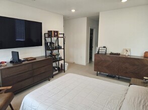 2402 Cascalote Lp in San Diego, CA - Building Photo - Building Photo