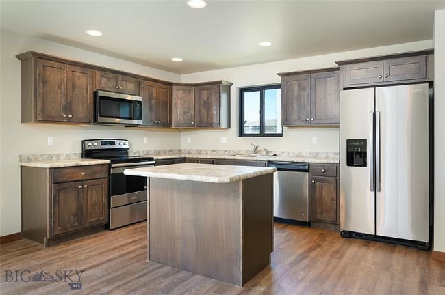 1305 Beeker Ln in Belgrade, MT - Building Photo - Building Photo