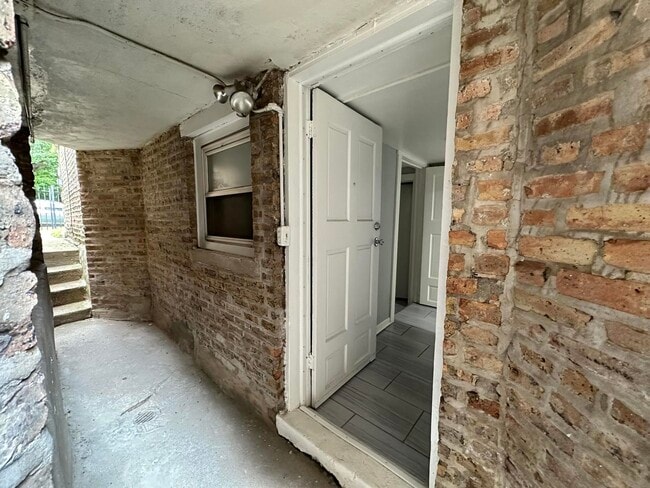 2815 N Albany Ave in Chicago, IL - Building Photo - Building Photo
