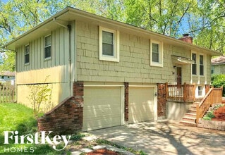 518 S Adams St in Raymore, MO - Building Photo - Building Photo