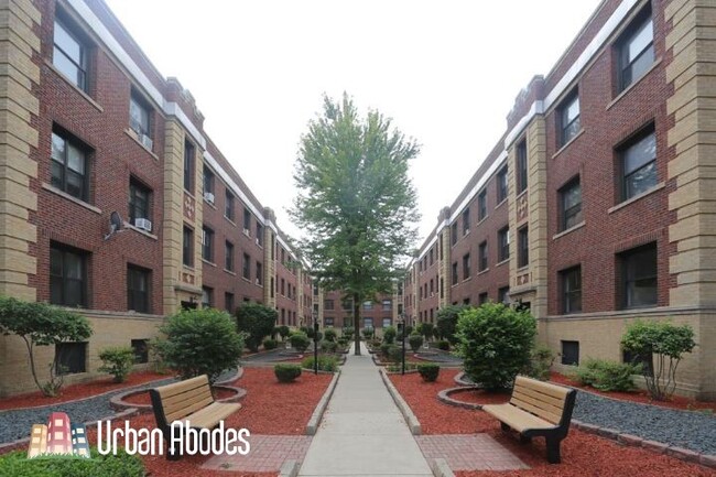 822 W Waveland Ave, Unit M00B