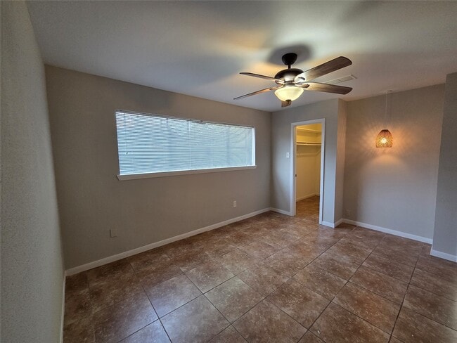 1853 Dolphin Dr in Seabrook, TX - Building Photo - Building Photo