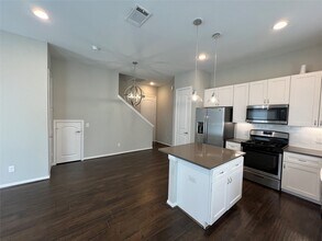 5610 Patrick St in Houston, TX - Building Photo - Building Photo
