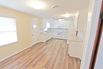 401 Windridge Dr in Martinez, GA - Building Photo - Building Photo