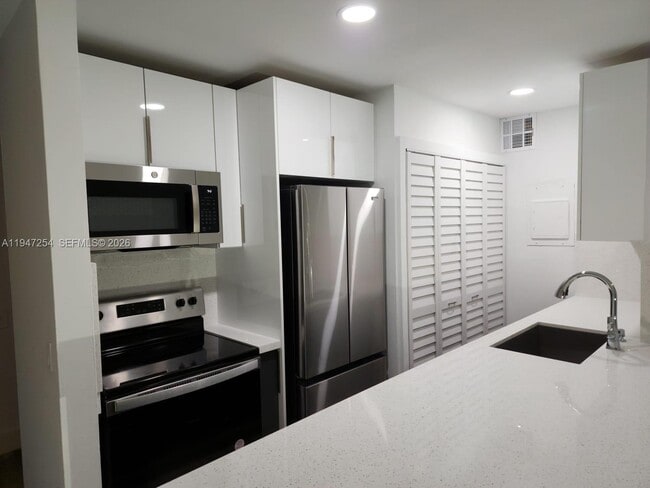 4545 Treehouse Ln in Tamarac, FL - Building Photo - Building Photo