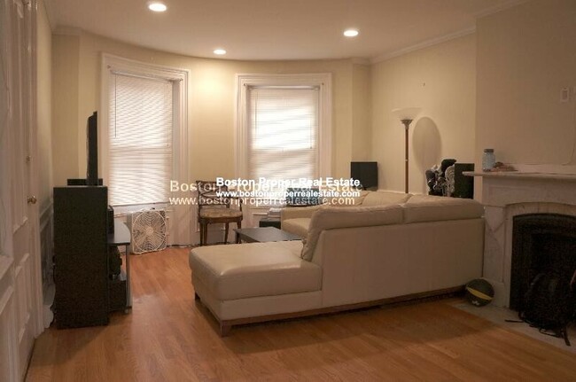 415 Massachusetts Ave in Roxbury, MA - Building Photo - Building Photo