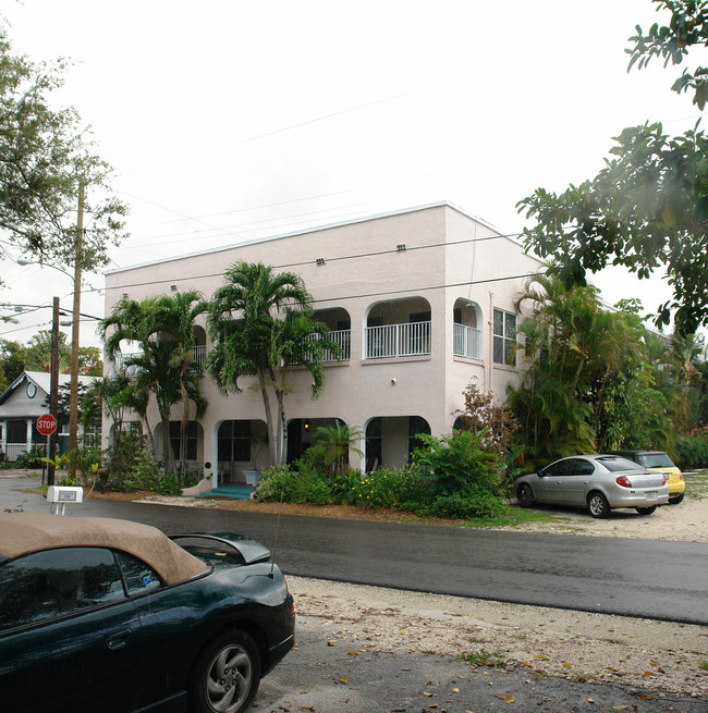 729 Middle St in Fort Lauderdale, FL - Building Photo - Building Photo