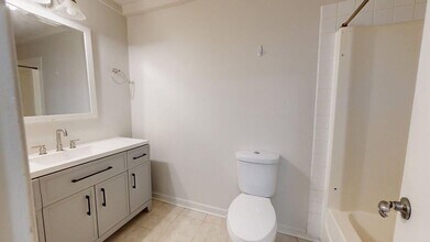 1057 NW Greenwood St in Ankeny, IA - Building Photo - Building Photo