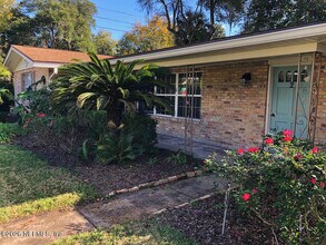 2 Fairway Rd in Jacksonville Beach, FL - Building Photo - Building Photo