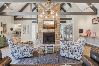 Windmill Apartments in Colorado Springs, CO - Building Photo - Building Photo