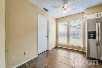 3803 Tamarron Ln in Arlington, TX - Foto de edificio - Building Photo