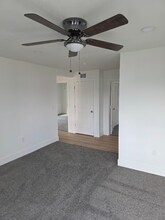 336 Warren Ave, Unit # 2 in Niles, OH - Foto de edificio - Building Photo