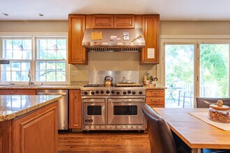 8110 Birnam Wood Dr in McLean, VA - Building Photo - Building Photo