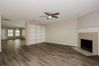 10044 Legacy Dr in Fort Worth, TX - Foto de edificio - Building Photo