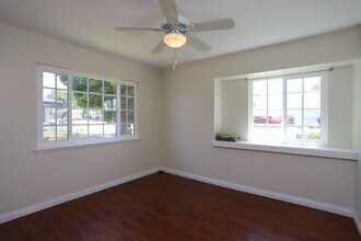 11411 Chapman Ave in Garden Grove, CA - Building Photo - Building Photo