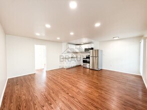 5611 Fulcher Ave, Unit 5 in Los Angeles, CA - Building Photo - Building Photo