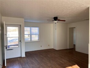 2301 W Wedington Dr in Fayetteville, AR - Building Photo - Building Photo