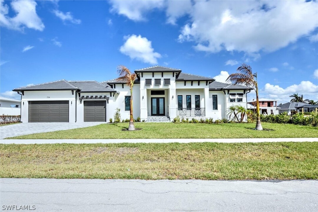 756 Amazon Ct in Marco Island, FL - Building Photo