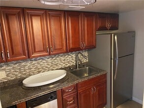 305 Chateau Rive in Peekskill, NY - Building Photo - Building Photo
