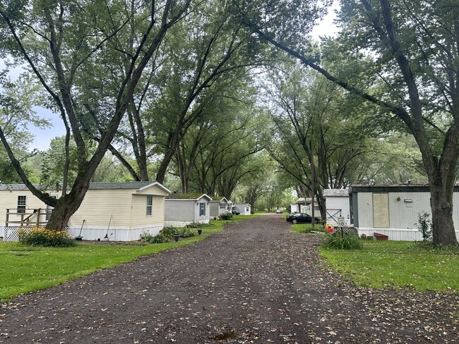 Brookside Mobile Home Park in Glen Aubrey, NY - Foto de edificio - Building Photo