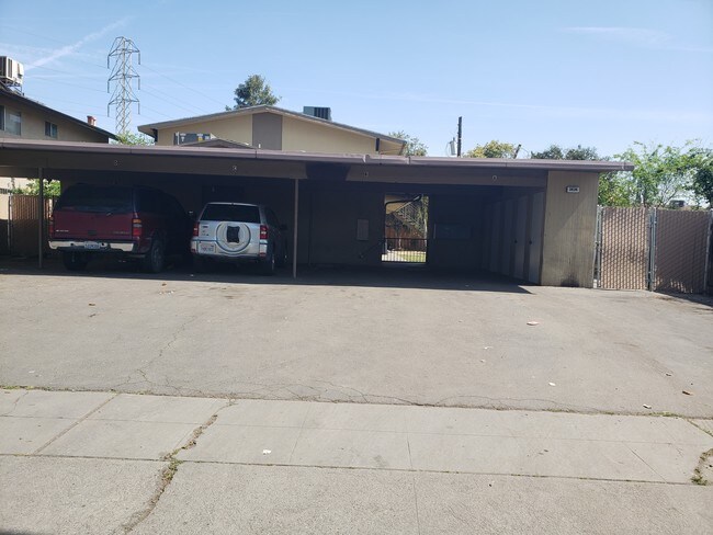 3836 N Thorne Ave in Fresno, CA - Building Photo - Building Photo