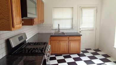 2644 Kathleen Ave in Dallas, TX - Building Photo - Building Photo